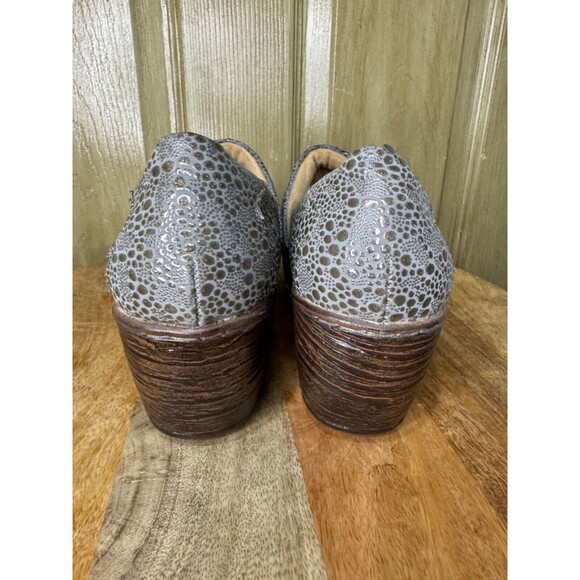 BOC Born Shoes Peggy Gray Pebble Slip On Wedge Clogs Womens 8.5 NEW - Picture 6 of 12